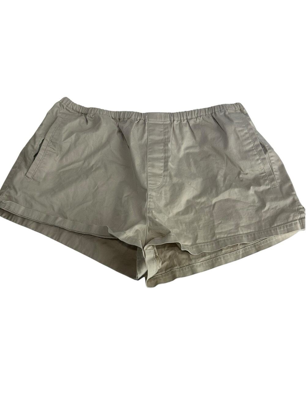 St. John Collection Beige Pull On Shorts Drawstring Waist Pockets